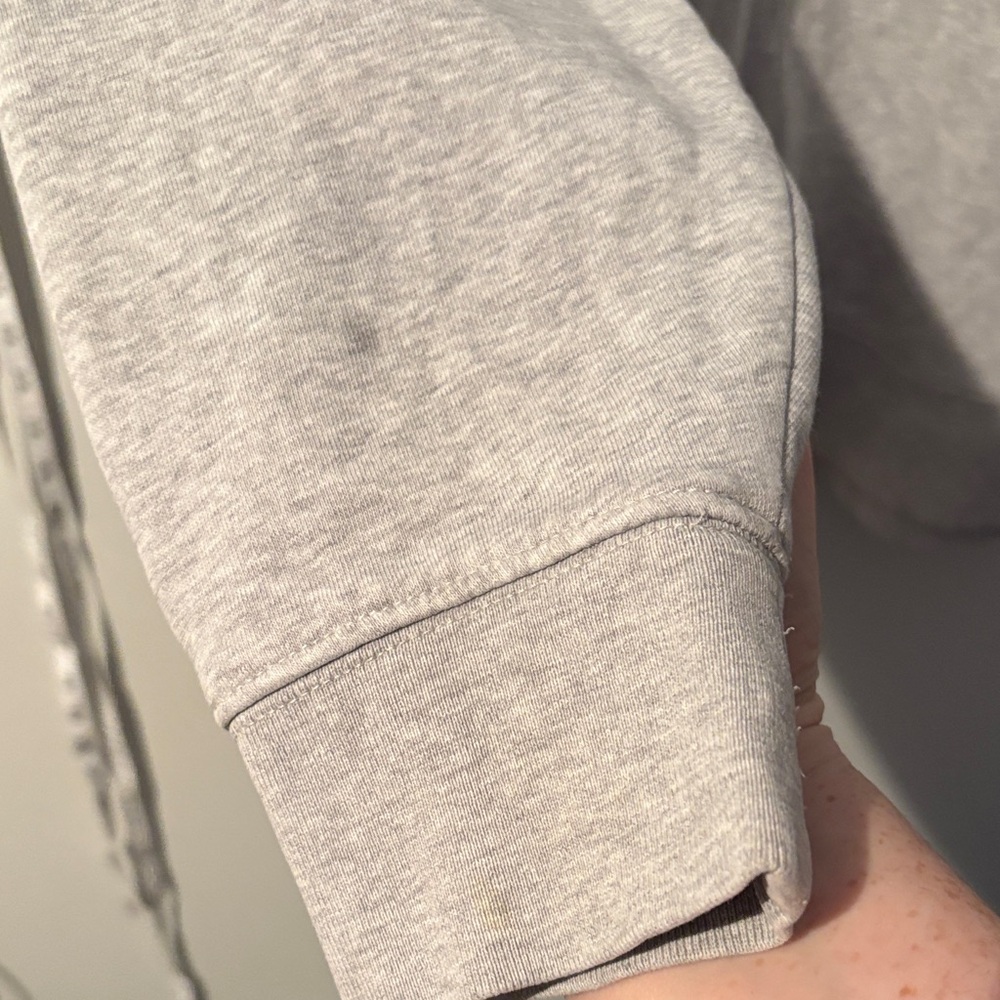 Levi's Heather Gray Women's Sweatshirt - Picture 5 of 6